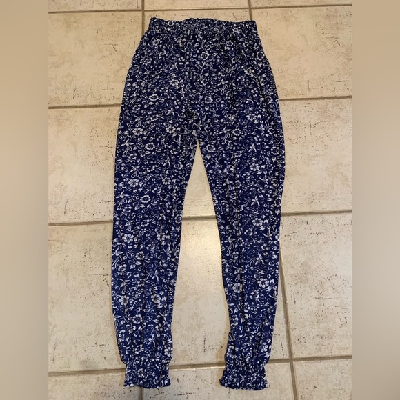 Bohemian Blue Floral Harem Pants - M/L - Picture 4 of 5